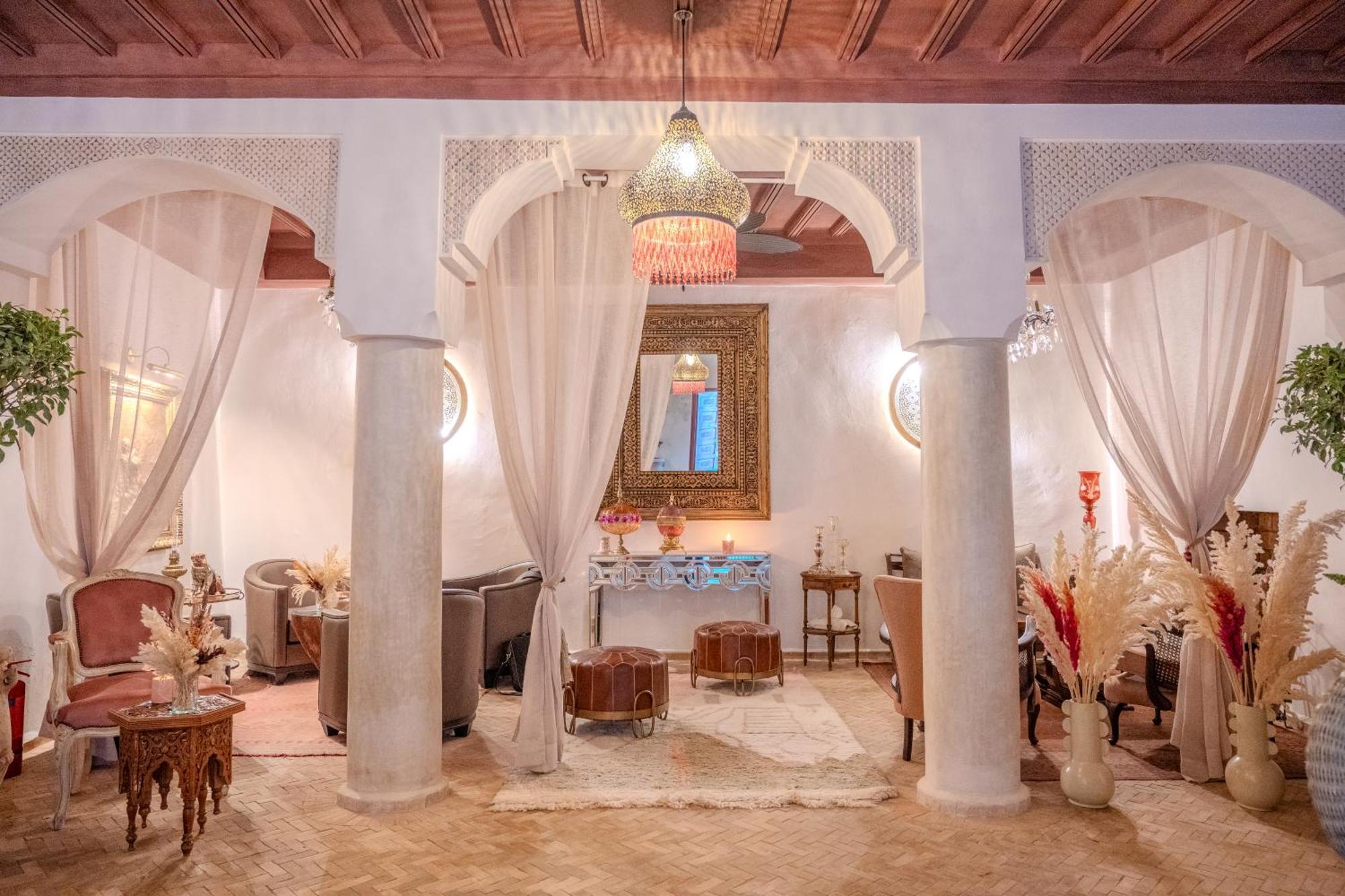 Le Singe Rose Bed & Breakfast Marrakesh Eksteriør bilde