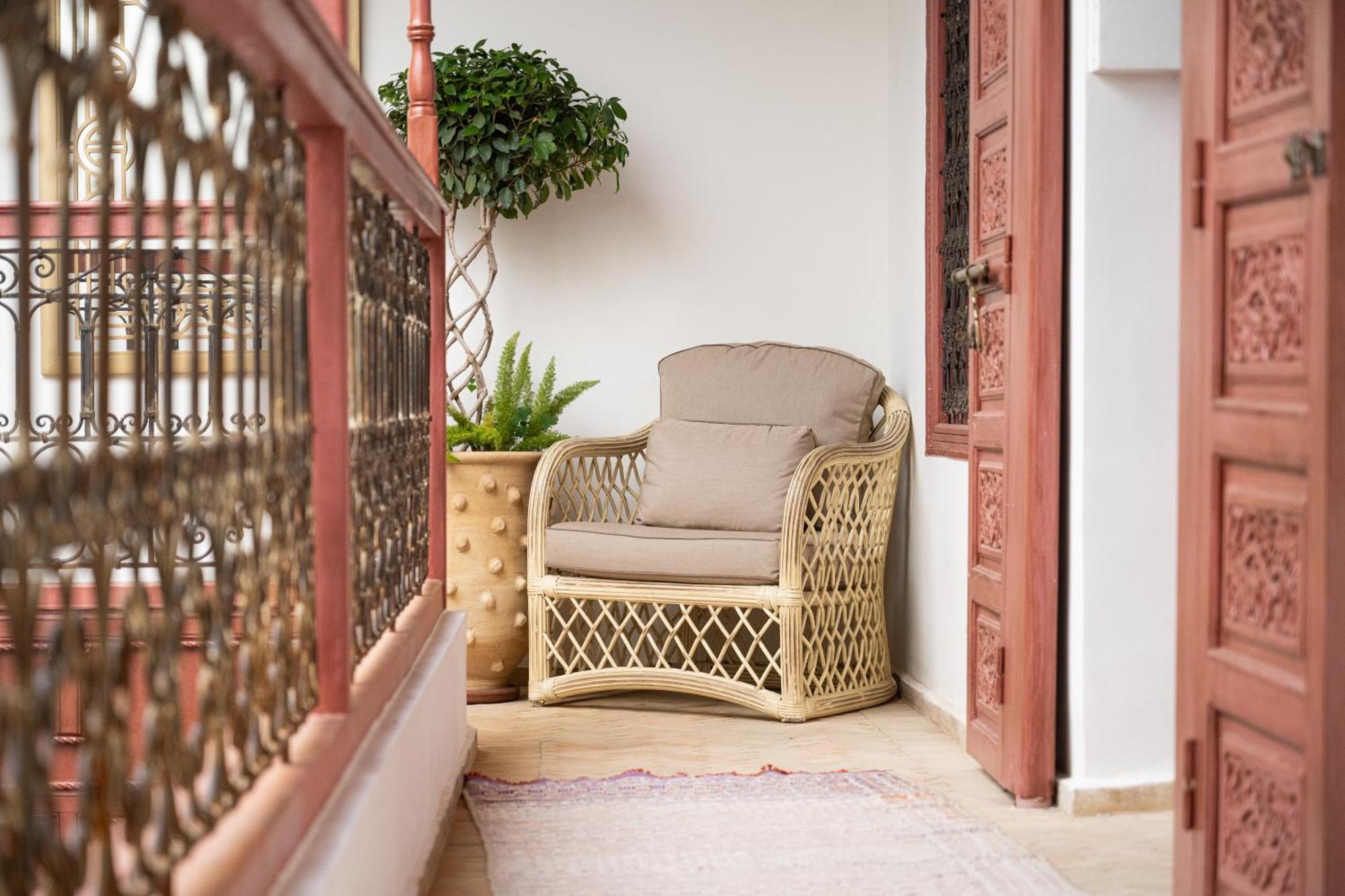 Le Singe Rose Bed & Breakfast Marrakesh Eksteriør bilde
