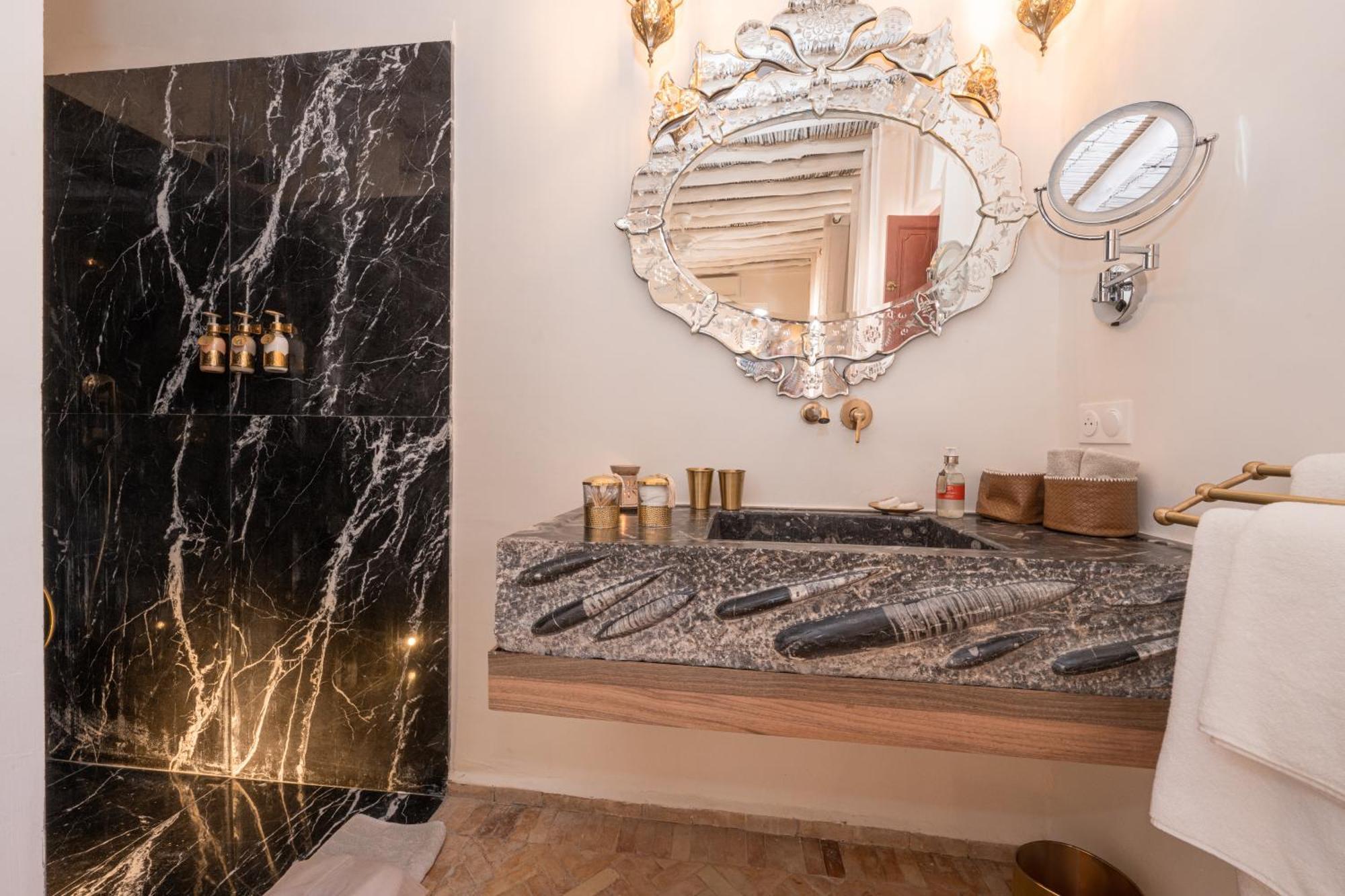Le Singe Rose Bed & Breakfast Marrakesh Eksteriør bilde